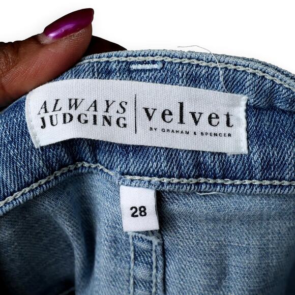 Velvet by Graham & Spencer "Always Judging" Light Wash Denim Jeans 28 - Picture 5 of 9